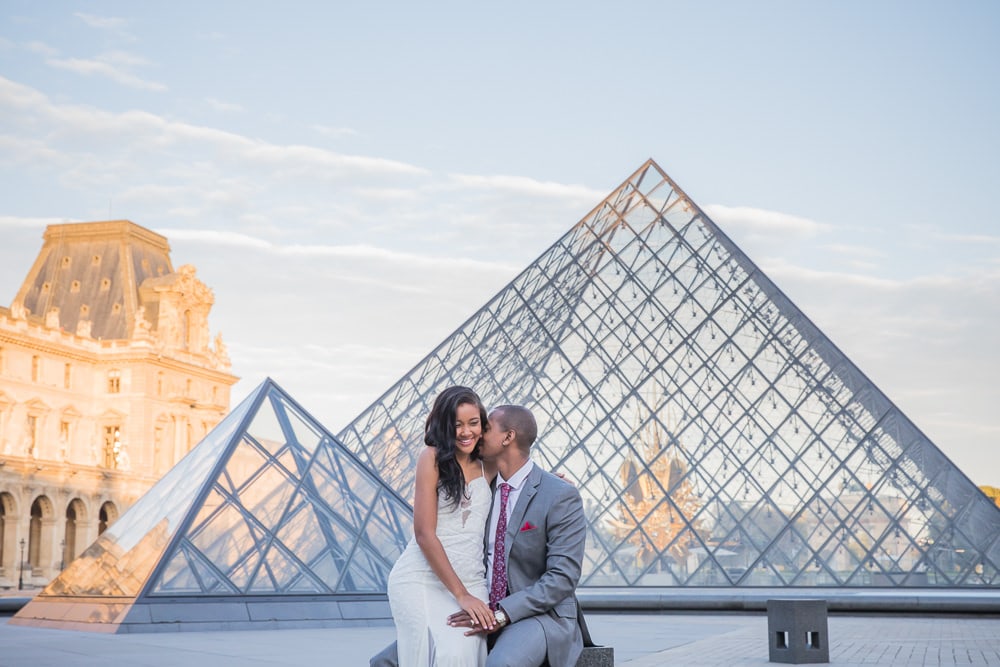 Couples photos in Paris captured by cheap photographer in Paris Daniel