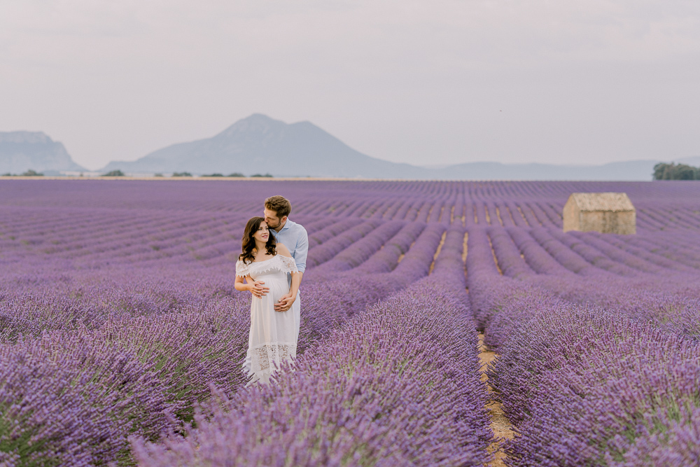 Maternity photo shoot in Provence - Lavander field - by Odrida Photographer in France